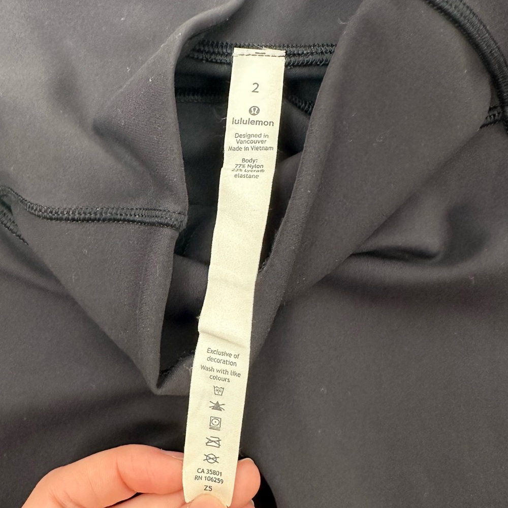 Lululemon In Movement Tights 25” - Picture 7 of 8
